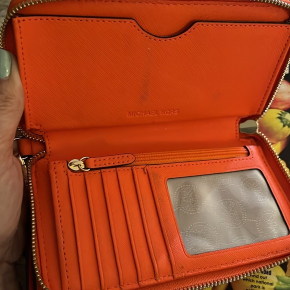MICHAEL KORS JET SET ZIP AROUND WALLET/WRISTLET in POPPY - Picture 7 of 13